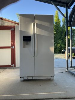 Amana Refrigerator Water Ice Make Dimension Is 69Hx33Wx31D Working