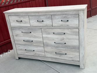 Ashleys Modern Bellaby 7 Drawer Dresser grey washed