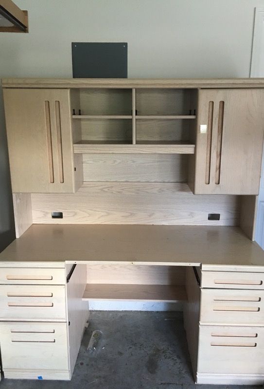 Office Desk with Hutch ***Need Gone*** no low balls