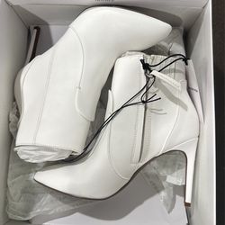 New White Boots 5 1/2 Women’s 