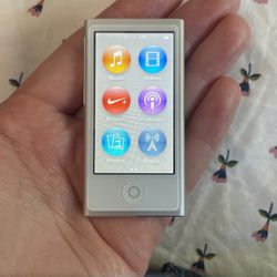Apple iPod Nano 7th Generation Silver 16GB