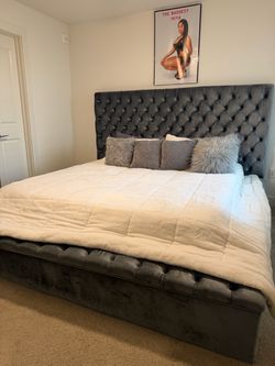 Brand New KING Bed & Matress!