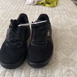 Puma Tenis Shoes Size 3.5 Black New 