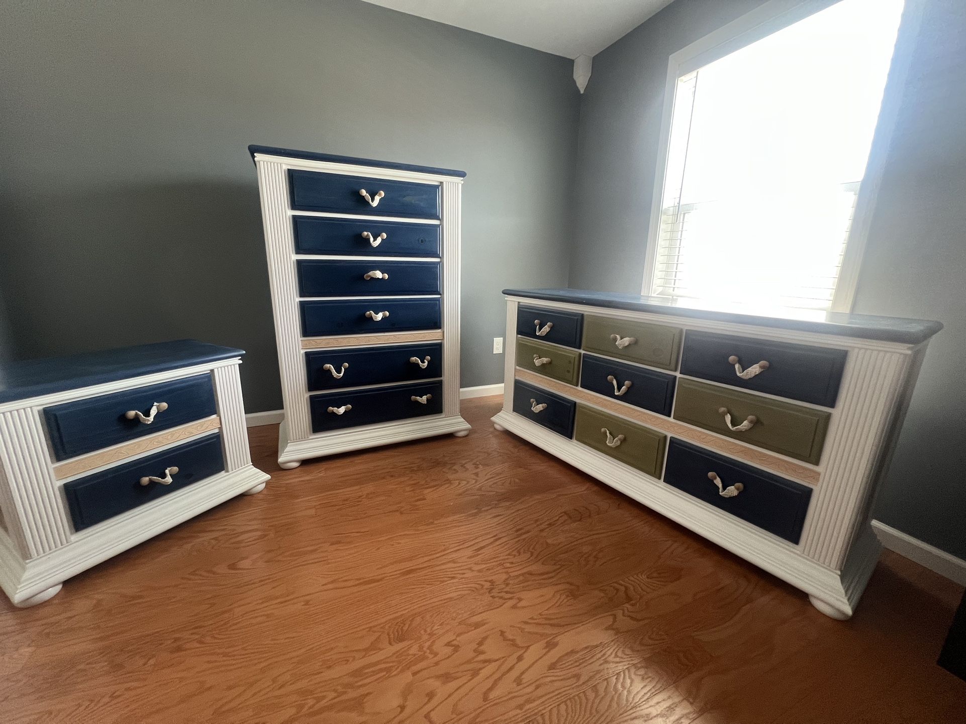 Solid Wood Bedroom Set