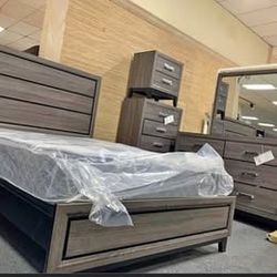 Brand new 5pcs wooden bedroom set for sale with free delivery