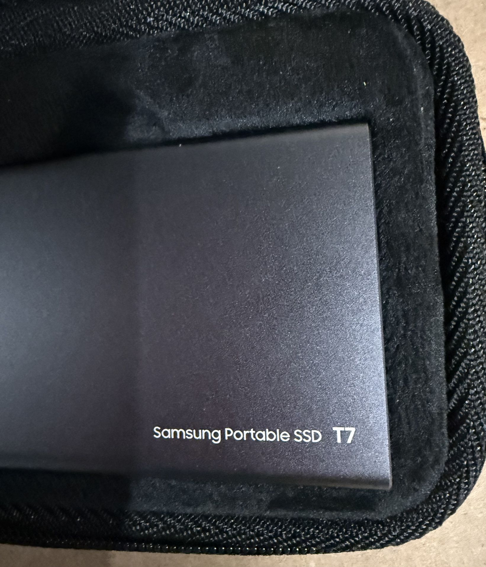 SAMSUNG T7 Portable SSD, 4TB External Solid State Drive, Speeds Up to 1,050MB/s, USB 3.2 Gen 2, Reliable Storage for Gaming, Students, Professionals,