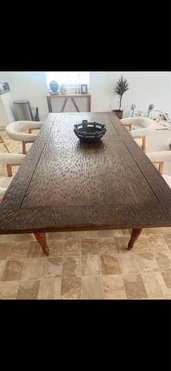 Dining room table