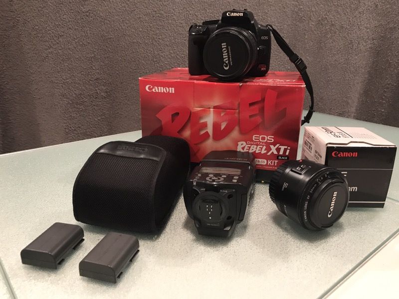 Canon Rebel XTi DSLR Camera Kit