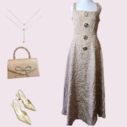 BEIGE DRESS WITH FLORAL TEXTURE & BUTTONS