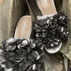 Charles David Womens Victorious Silver Heels Size 5M