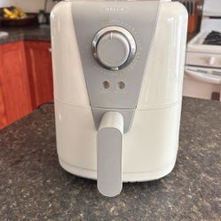 Small Bella Air Fryer