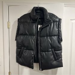 Forever 21 Faux Leather Zip-Up Puffer Vest ❤️