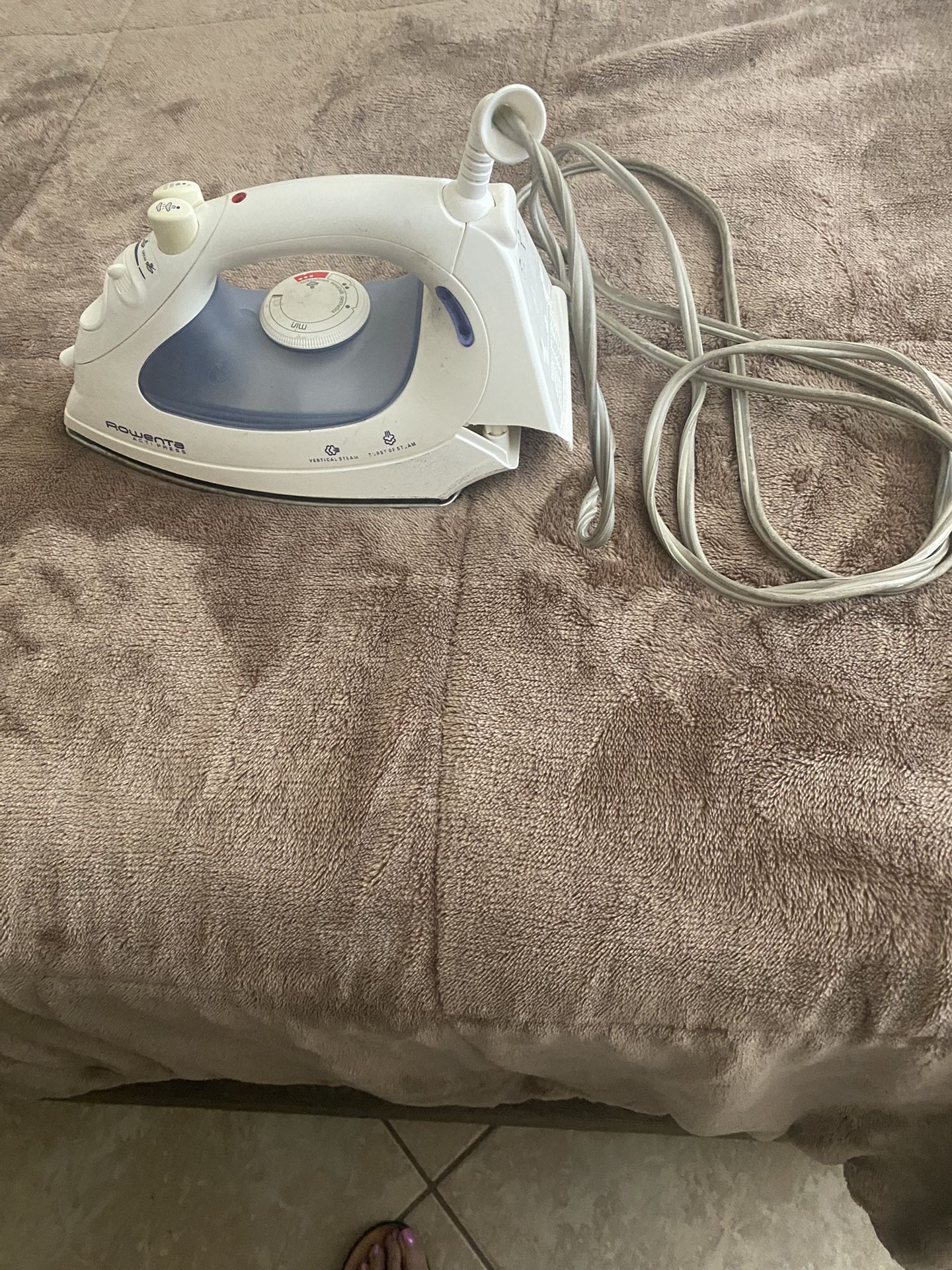 Rowena iron