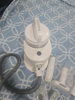 Dog grooming vacuum