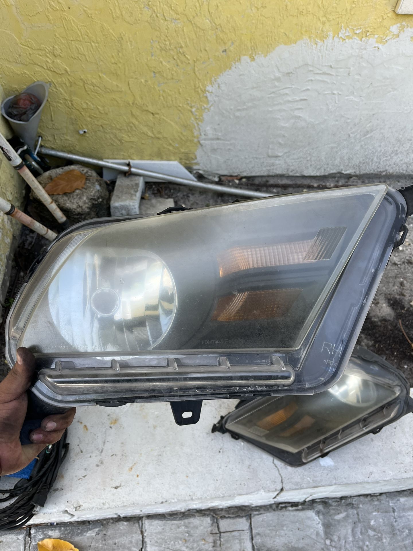 2010-2014 Ford Mustang Headlights