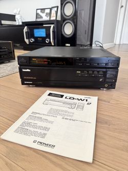 Vintage Pioneer LD-W1 Laserdisc player