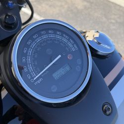 2025 Honda Shadow Phantom – Like New | Under 800 Miles | Upgraded