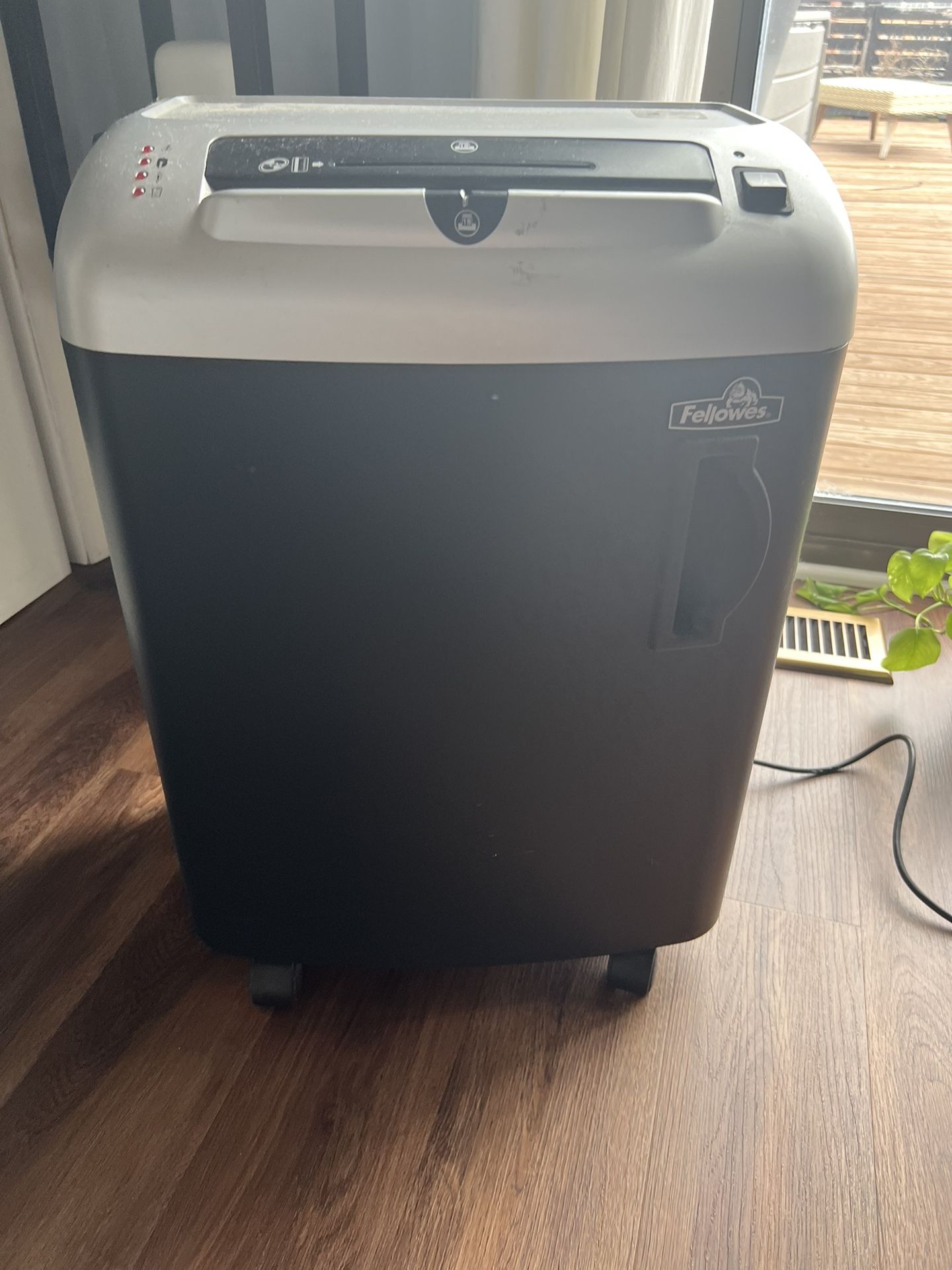 Fellowes Document Shredder