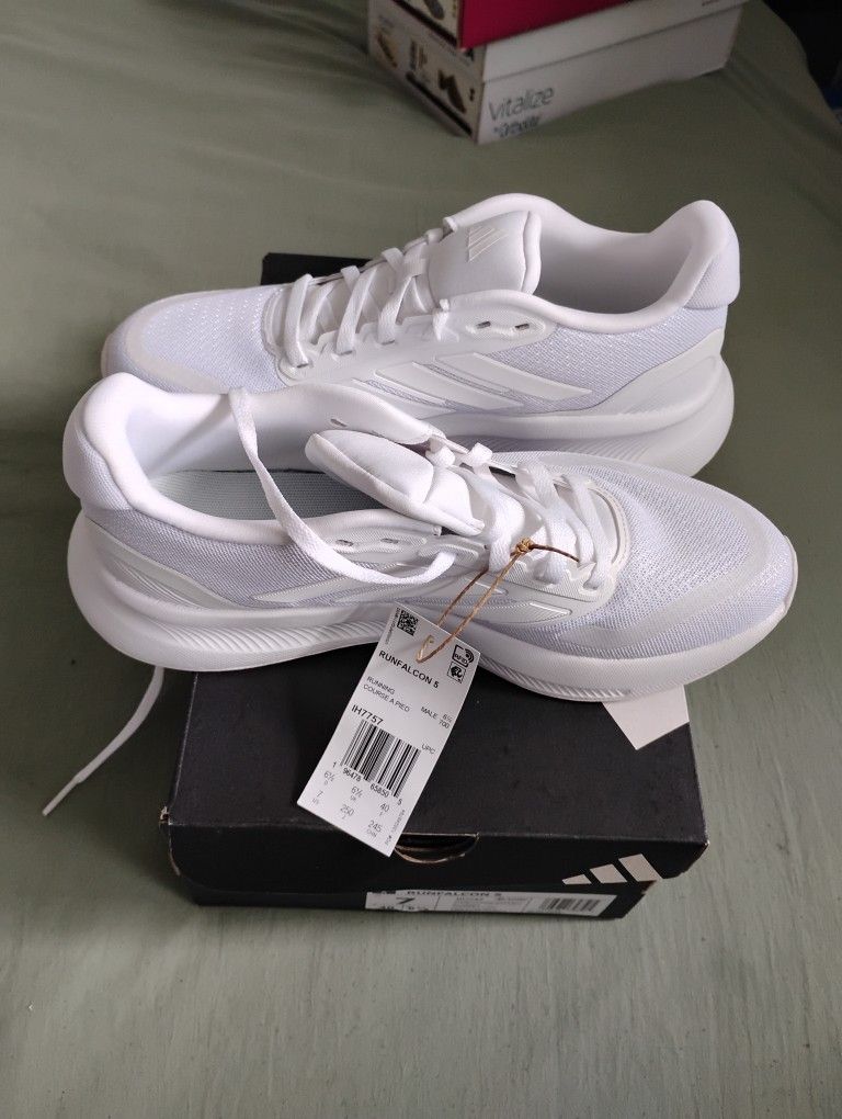Brand New Men's & Women's Adidas,Fila, Reebok & More Sneakers