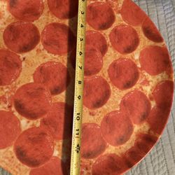 3 Serving Big Plates