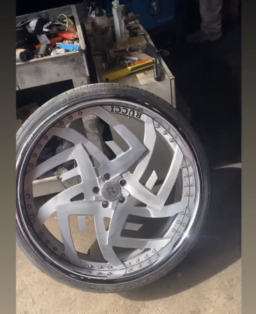 26 Inch Rucci Rims