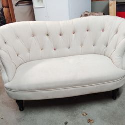 Settee/Small Loveseat 