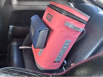 Yeti bag w side pouch