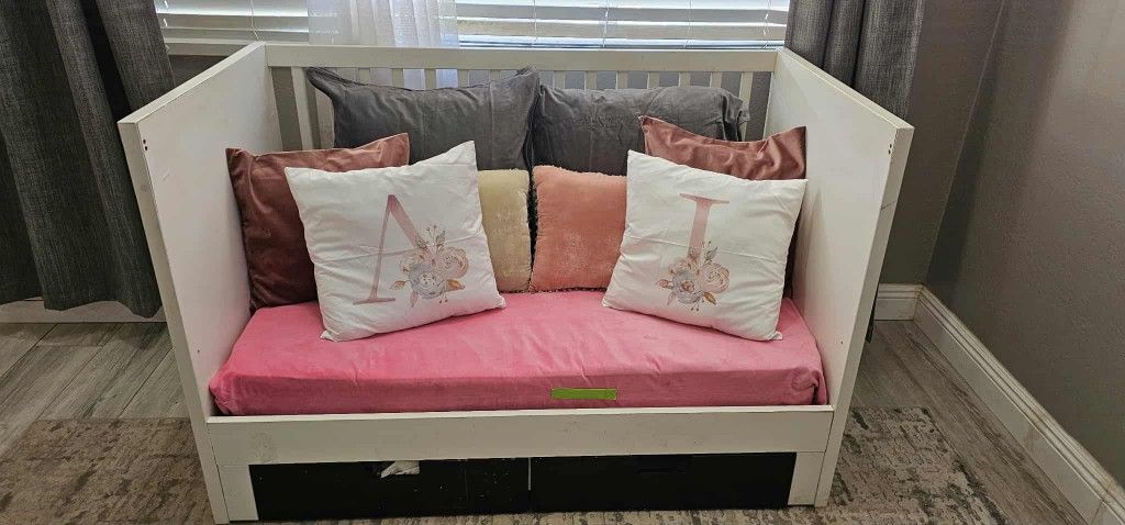 Crib/toddler Bed With Mattress 