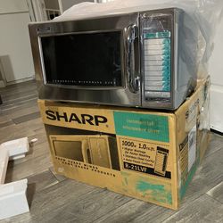Sharp R-21LVF 1000w Commercial Microwave w/ Touch Pad - 120v