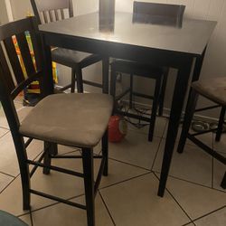 Table & Chairs