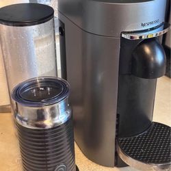 Nespresso Coffee Maker   With Milk Frother 