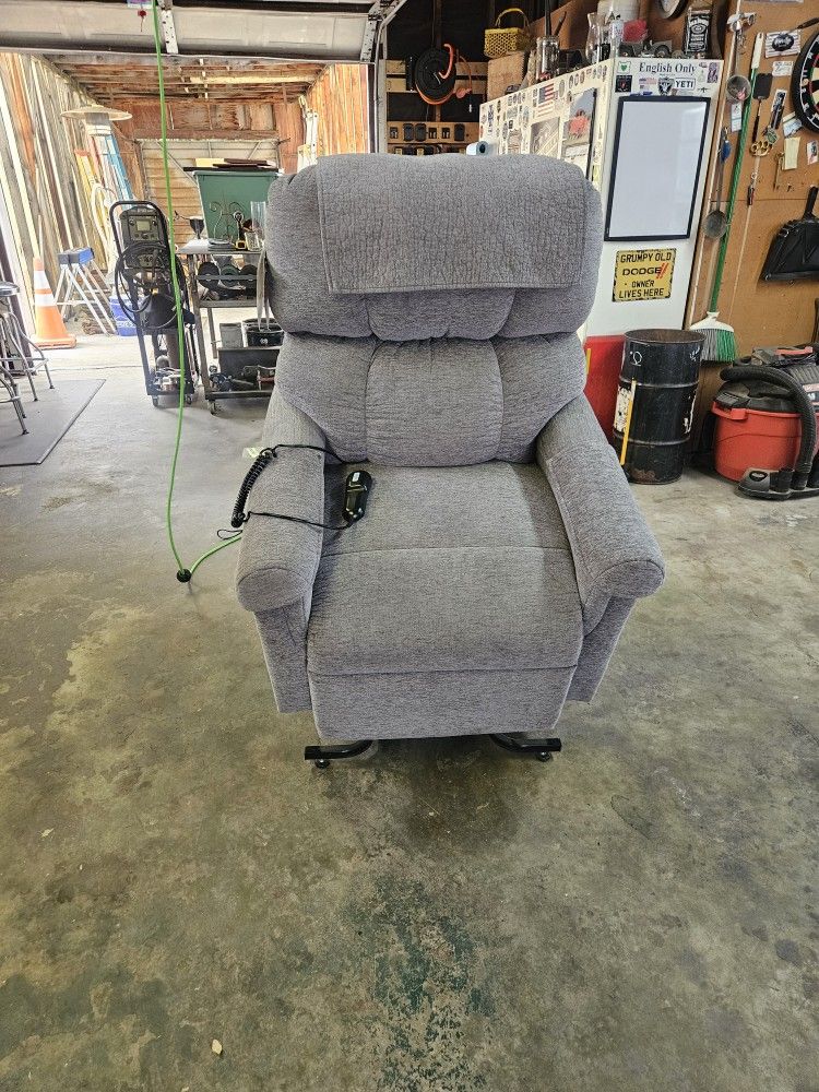 Lift Recliner- Made In America