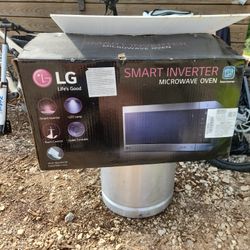 Microwave Oven LG , New 