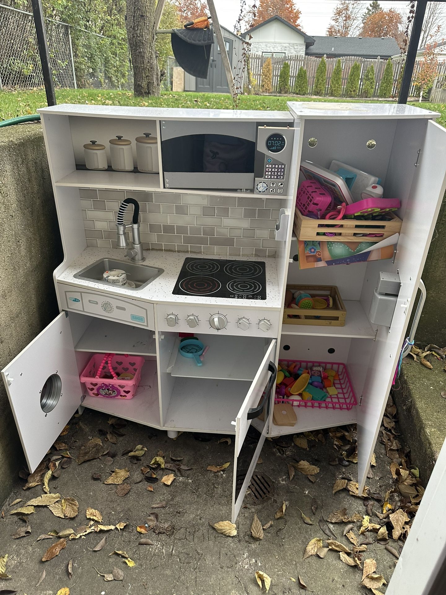 Play Kitchen