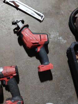 Milwaukee Fuel Hacksaw