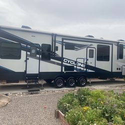 2021 Cyclone 4006 5th Wheel Toyhauler