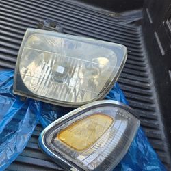 2001-2004 Tacoma Left Side Head & Signal Light