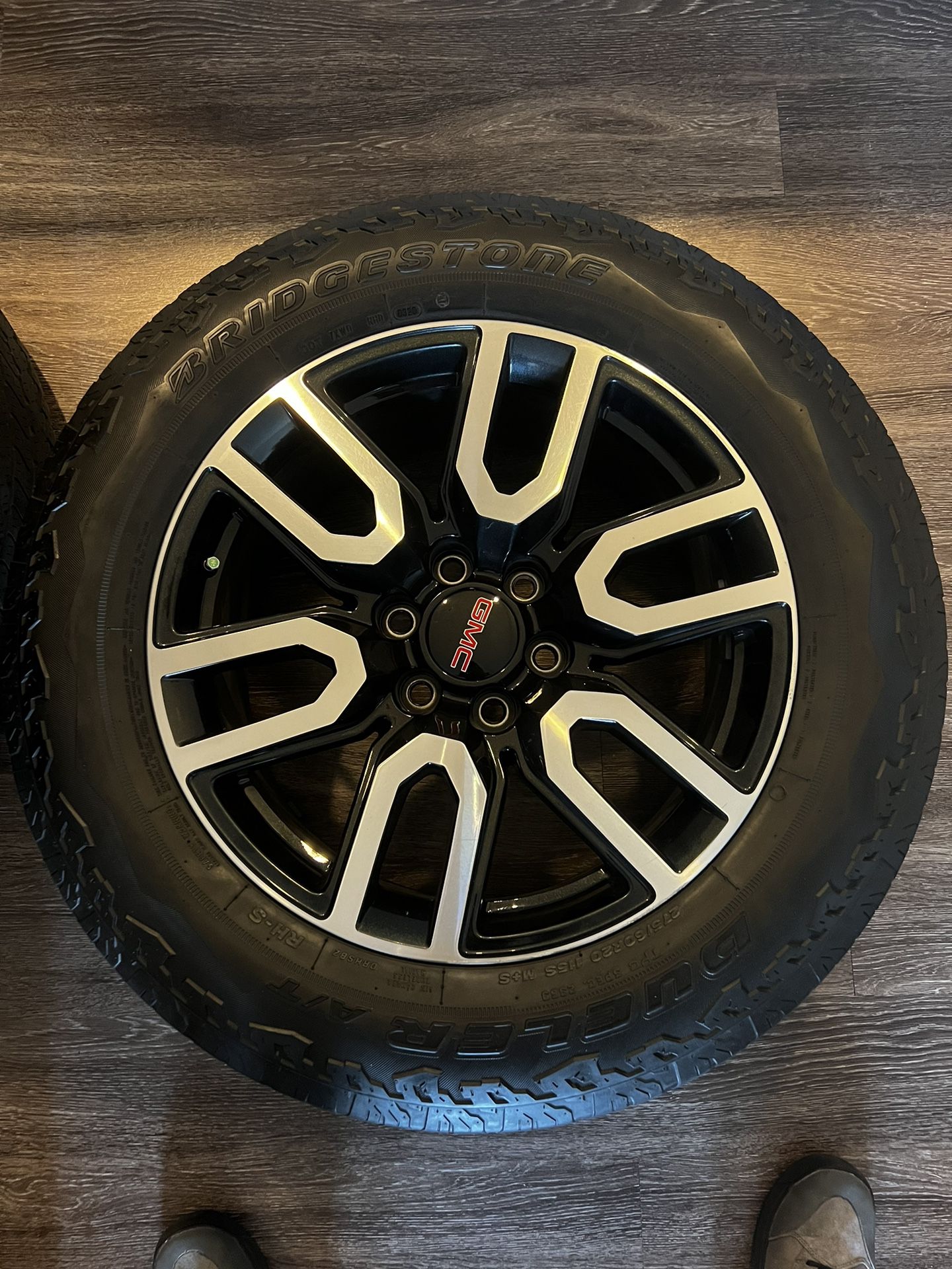 Set of 4 GMC Sierra / Yukon 20” Wheels