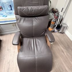 Human Touch Perfect Chair PC-410 Zero Gravity Recliner – Genuine Leather