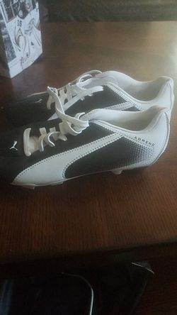 brand new youth soccer cleats size 6