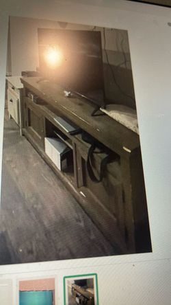 Nebraska Used Ashley Wynnlow 60" TV Stand in Gray