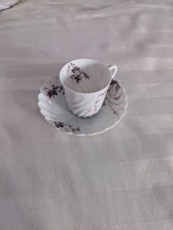 DEPOSE Haviland Limoges Teacup Saucer Scalloped Flower Leaves Twist