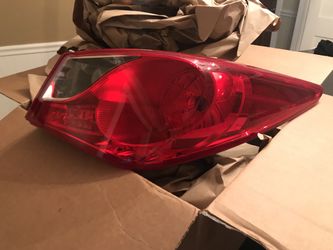 2012 Hyundai Sonata passenger tail light