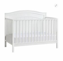 Nursery set Changing dresser with crib