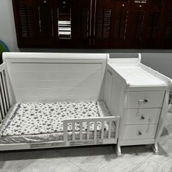 Convertible Baby Crib 