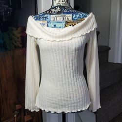 CHELSEA & VIOLET~ CREAM RIBBED OFF THE SHOULDER TOP!