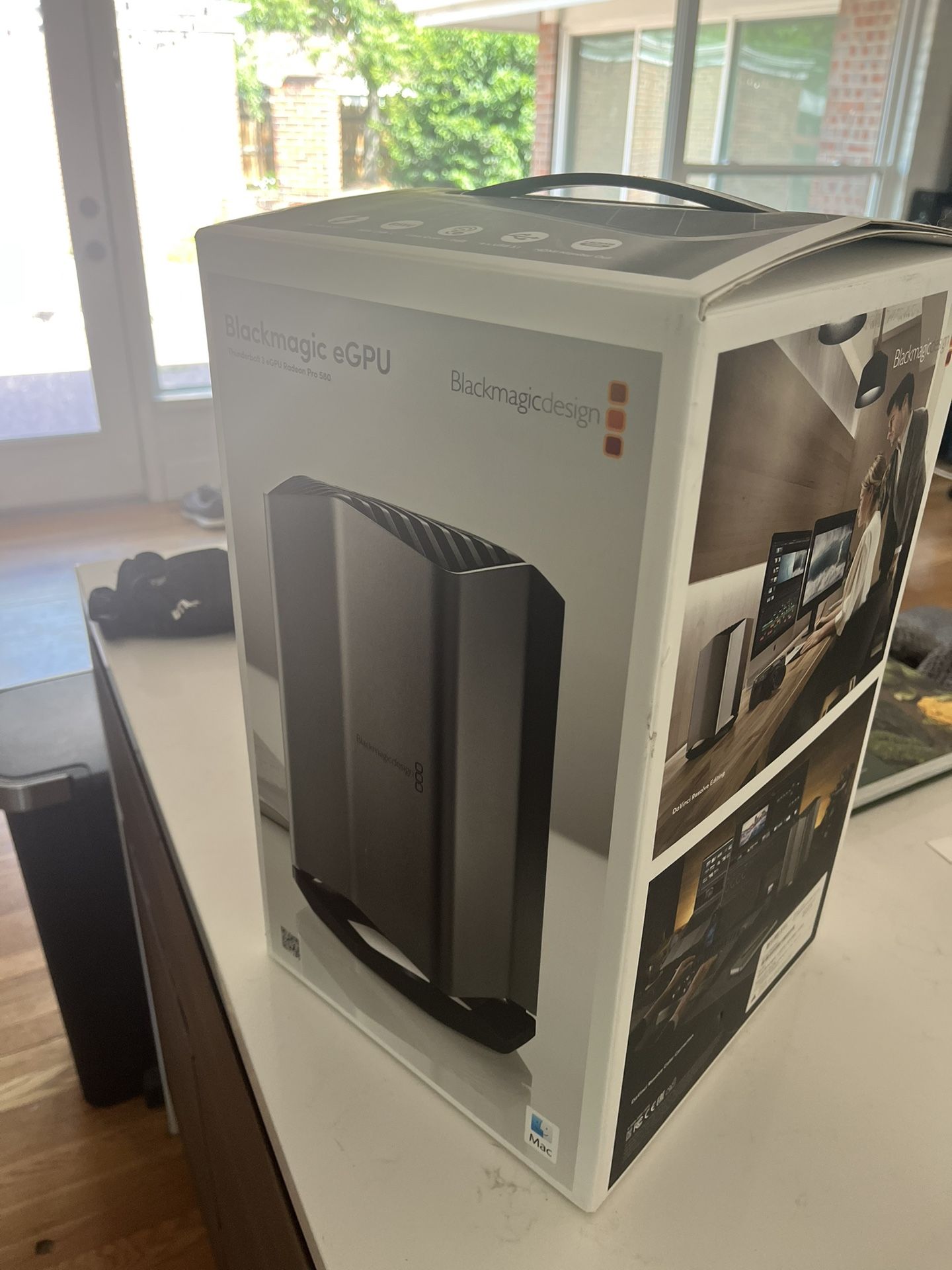 Black Magic Mac / Apple MacBook Pro eGPU / GPU