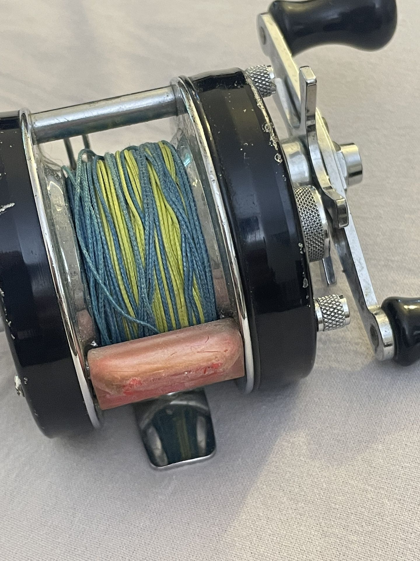feather fishing lure graphic EatMyTackle Duster Trolling Model:ELIMINATOR4000 Fishing Rod Simple Fishing With an open eye Type_Tail Spinners