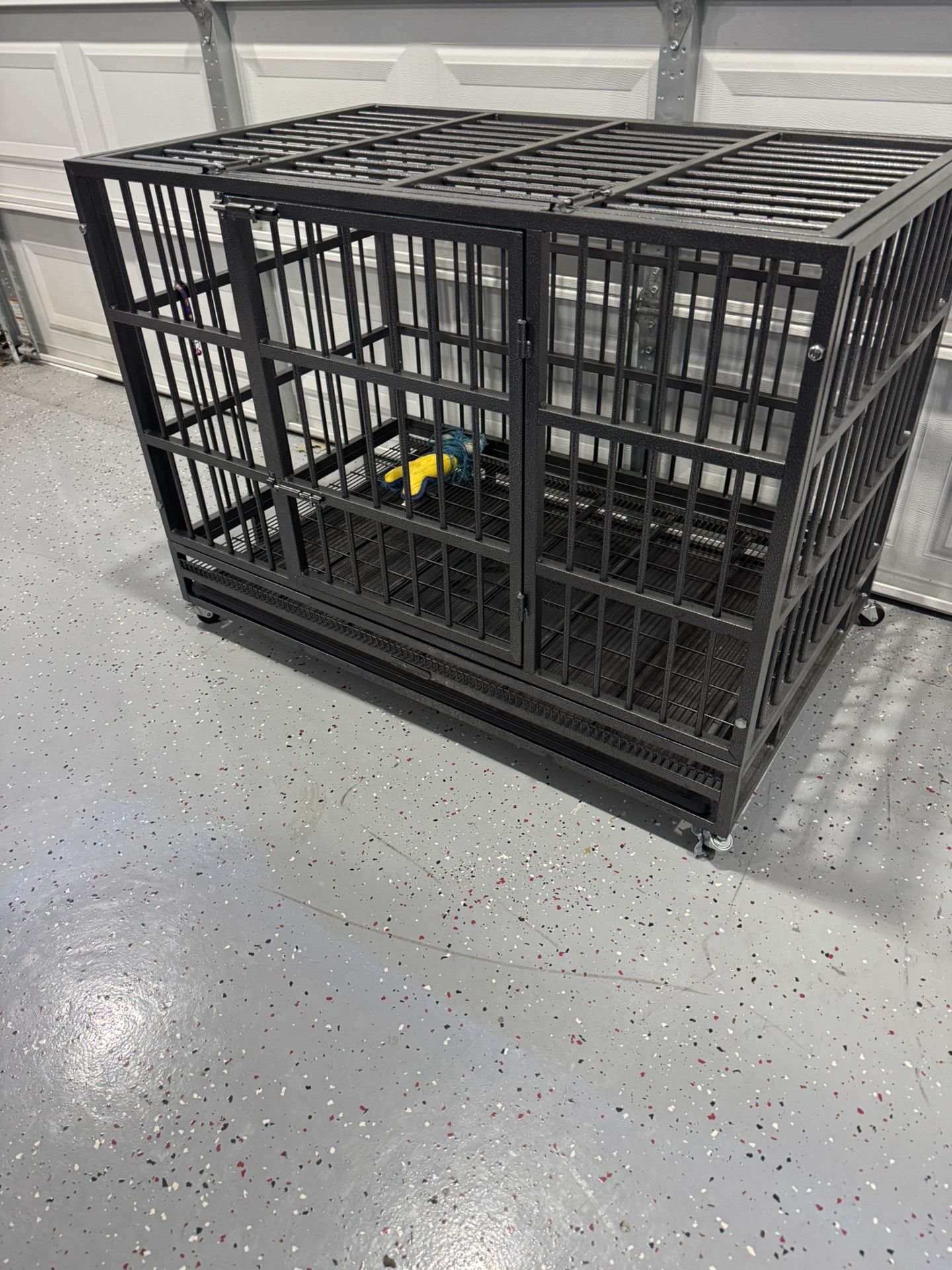 Large Dog Cage And Bags Of Food!
