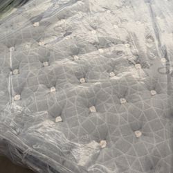 Queen Size Bed Mattress King Koil Respun Ultra Firm Tight Top Button Top[ Stearns & Foster Aireloom Kluft Hotel Collection Shifman Purple Tempurpedic 